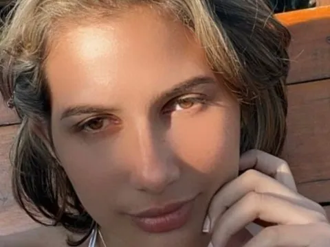 webcam sex model AdrianaRayn