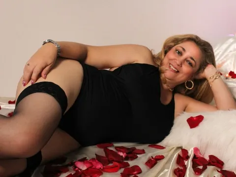 video dating model AinovaGarcia