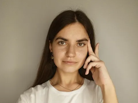 webcam show model AislyCovert