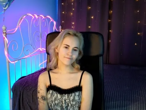 webcam stream model AliceHarrington