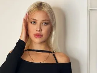 cock-sucking porn model AmberMiln