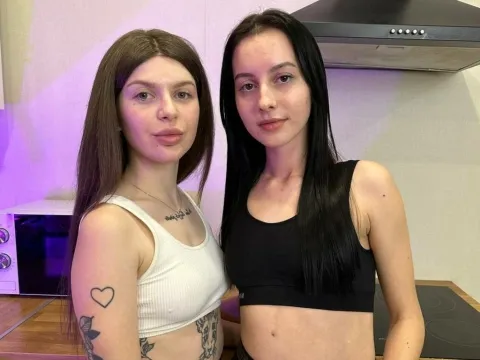 modelo de hot live sex chat AmeliaandTrisha