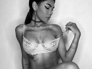 sex webcam model CelineMoretti