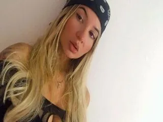 pussy licking model ChloeMon