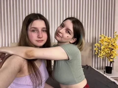 teen webcam model HantaAndMary