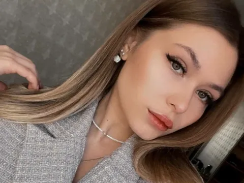 teen webcam model LilysLip