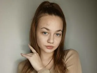 teen webcam model MaudGarman