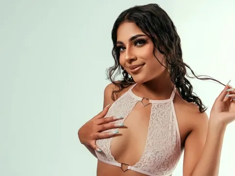 latina sex model MiliMonserrat