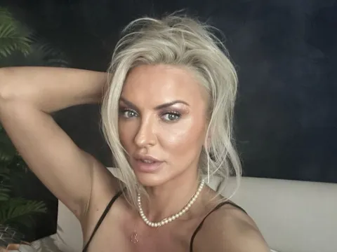 hot sex cam model SofiaLoren
